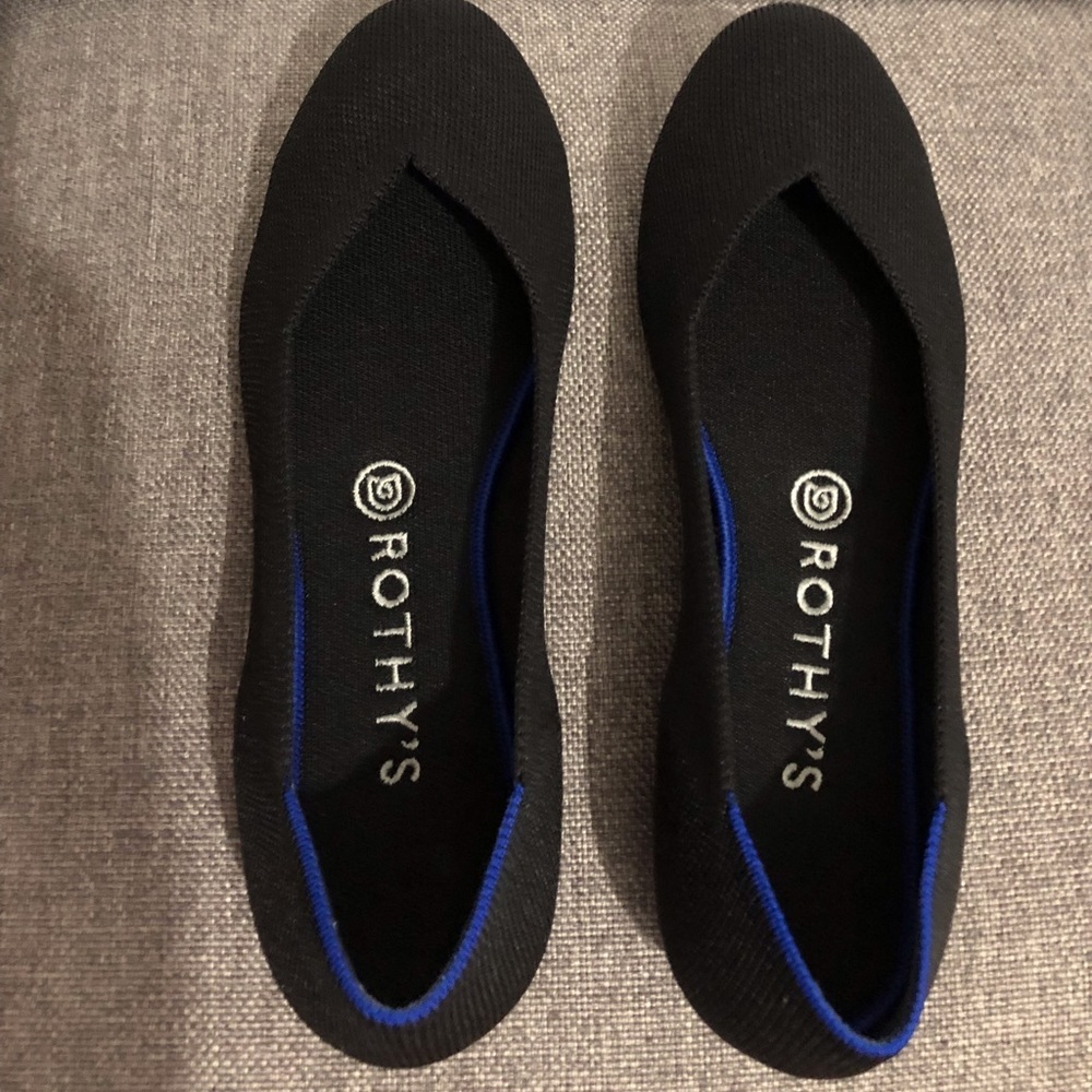 Rothys flats! Size 8.5